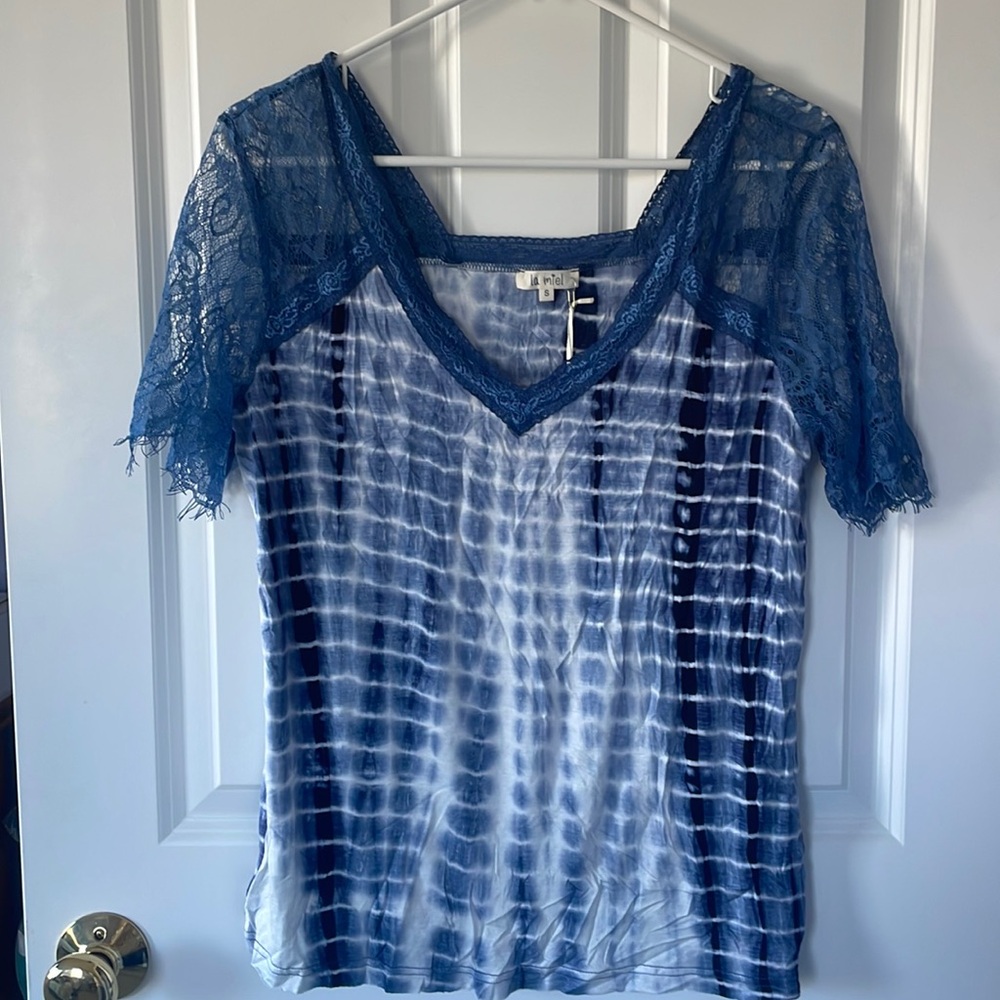la miel  lace sleeve tie-dye top